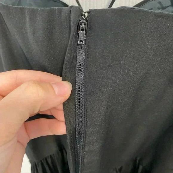 Vintage 100% Silk Dress Luxury Sweetheart w/Straps
Size 8  more like a Size 2 - Picture 9 of 16